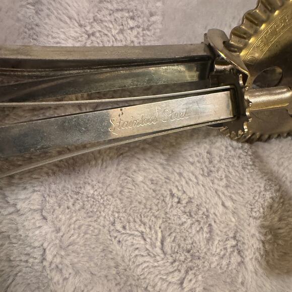 Vtg Ecko Egg Beater Hand Held Crank Mixer Wood Handles High Speed Beater Rustic - Picture 5 of 5